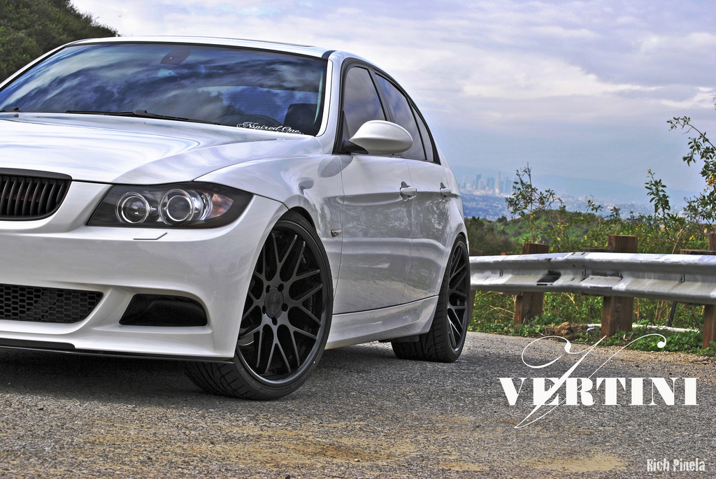 VERTINI CONCAVE MAGIC ON BMW E90 ( MATT BLACK ) 